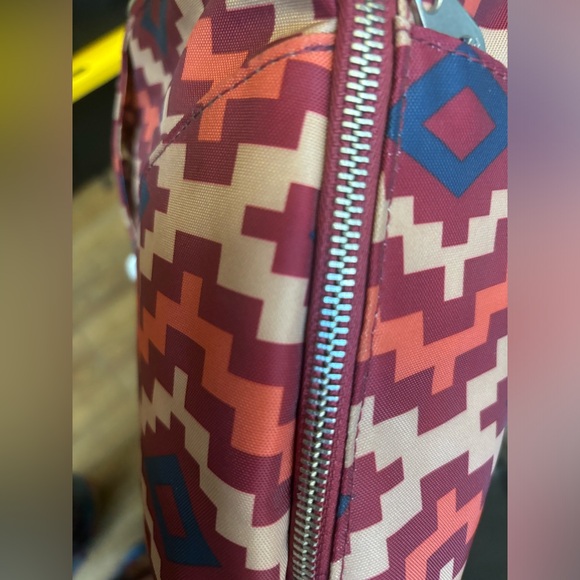 Baggallini Alberta Tote. Aztec Print Shoulder Crossbody Tablet Travel Bag - Picture 5 of 16